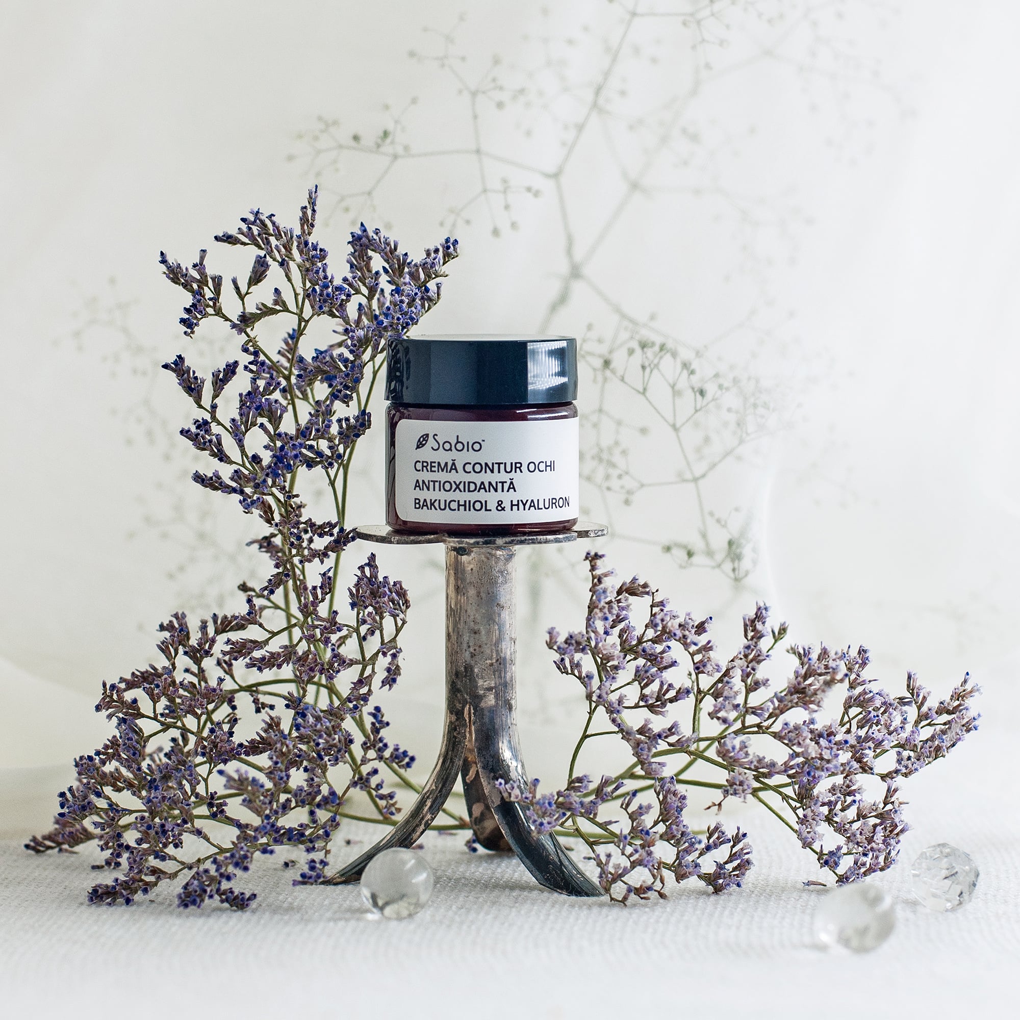 7 remedii pentru ochii umflați și cearcăne